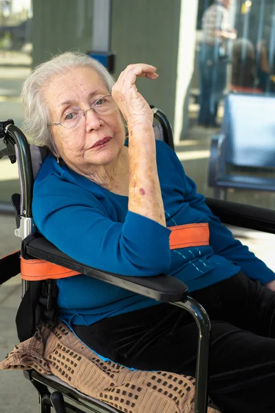 Starsza kobieta — Zdjęcie stockowe