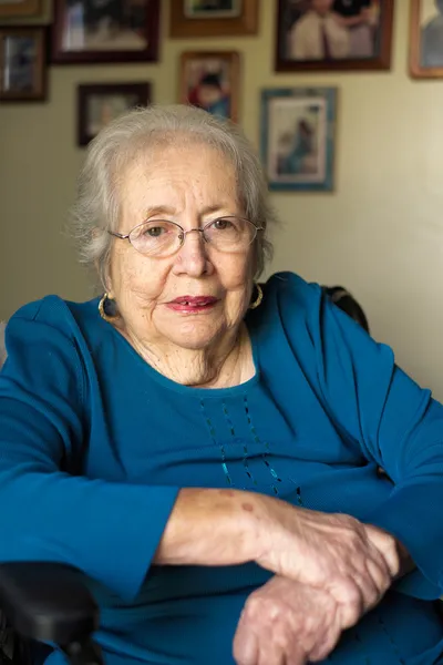 Elderly woman — Stock Photo, Image