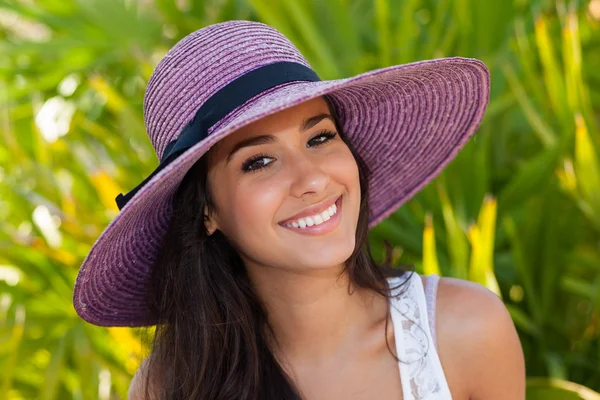 Mulher bonita jovem — Fotografia de Stock