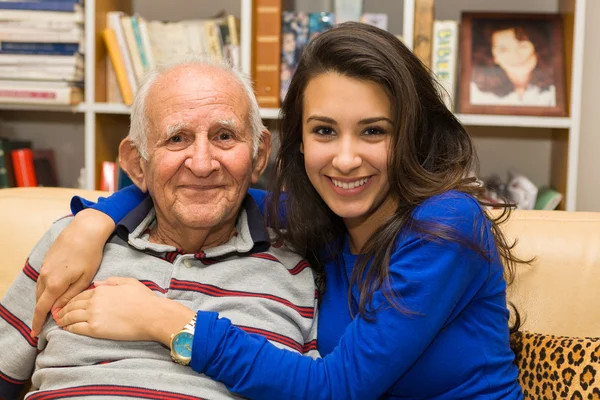 Großvater und Enkelin — Stockfoto