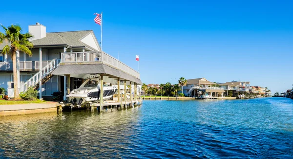 Waterfront homes — Stock Photo, Image