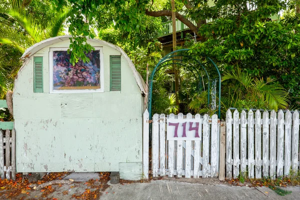 Entrada a casa —  Fotos de Stock