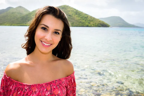 Sahilde güzel bir kız