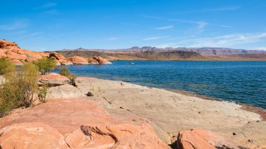 The natural beauty of Sand Hollow State Park in Utah