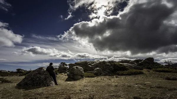 Paisagem de montanha alta em um dia nublado — Fotografia de Stock