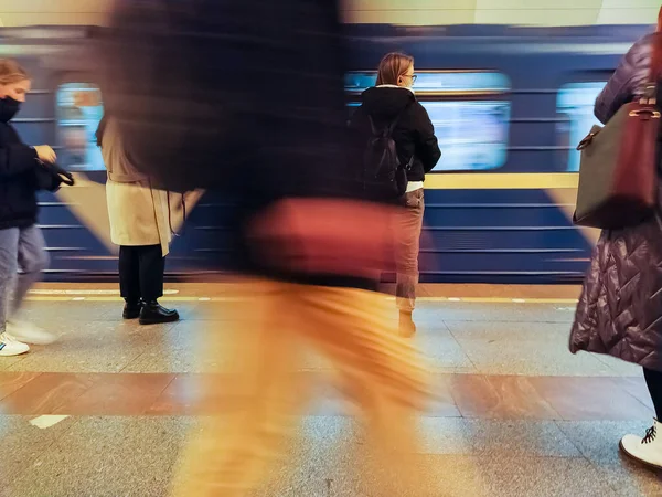Ноября 2021 Года Санкт Петербург Россия Люди Метро Ждут Поезда — стоковое фото