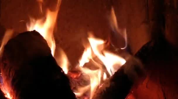 Het Vuur Brandt Open Haard Warmte Comfort Thuis Brandhout Brandt — Stockvideo