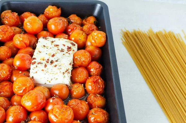 Process Making Feta Pasta Baked Cheese Tomatoes Herbs Olive Oil — Stock Photo, Image