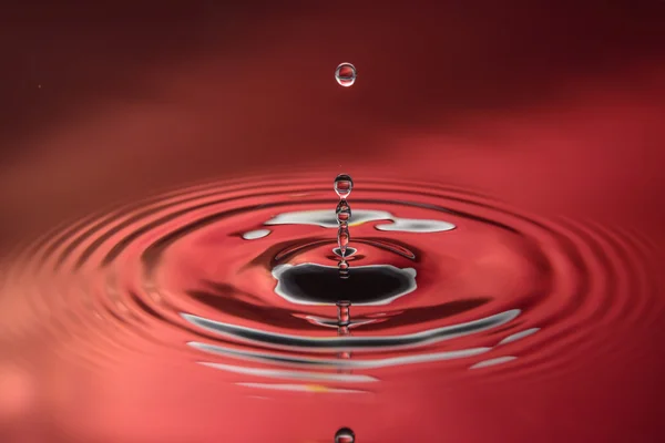 Una gota círculos —  Fotos de Stock