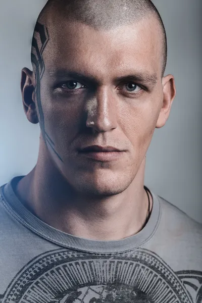 acımasız adam portresi