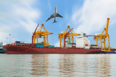 kap kargo yük gemi içinde shipya vinç bridge çalışma ile