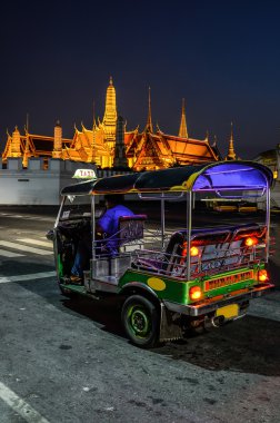Yolcu vagonları için Tuk tuk. Bangkok 'u gezmeye.