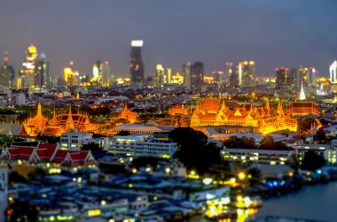 Panorama grand palace Tayland Bangkok alacakaranlıkta