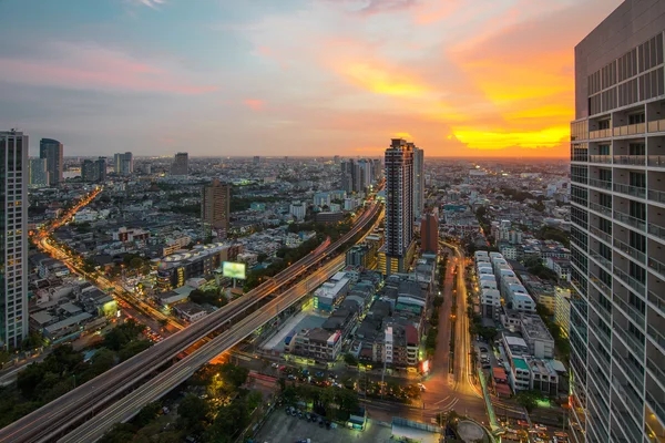 曼谷城市夜景与漂亮的天空 — 图库照片