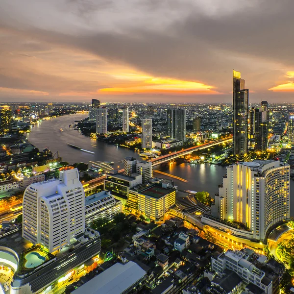 Centro de negocios moderno, ciudad de Bangkok —  Fotos de Stock