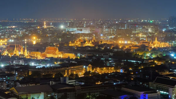 Świątynia i wspaniały Pałac w bangkok, Tajlandia w nocy — Zdjęcie stockowe