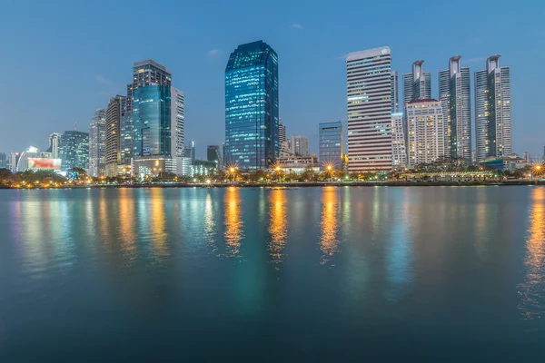 Commercial building in Bangkok twilight — Stock Photo, Image