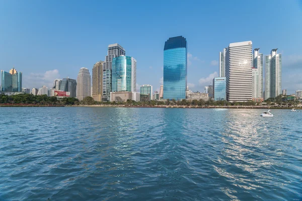 Highrise modern building in Bangkok, Thailand. — Stock Photo, Image