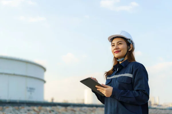 Asian Woman Petrochemical Engineer Working Digital Tablet Oil Gas Refinery — Stock Photo, Image