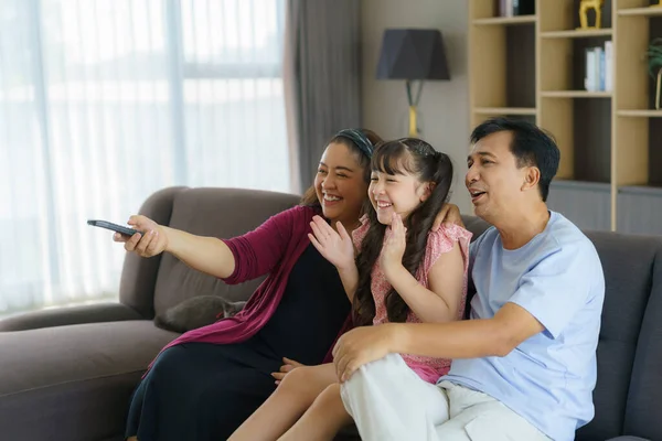 Feliz Familia Asiática Con Padre Madre Hija Disfrutan Actividad Fin — Foto de Stock