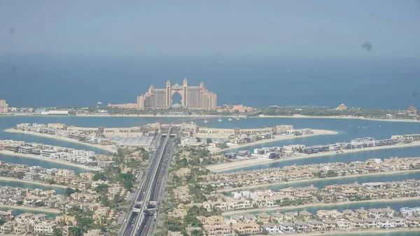 位于迪拜的棕榈胡梅拉赫岛的人造景观 的顶部拍摄 — 图库照片
