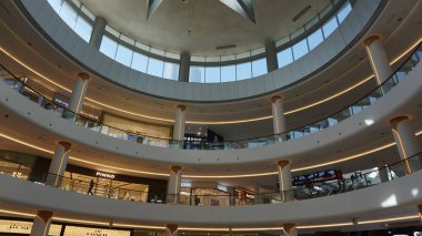Dubai, Birleşik Arap Emirlikleri, 19 Ekim 2021: Dubai, Birleşik Arap Emirlikleri 'ndeki dünyanın en büyük alışveriş merkezi.