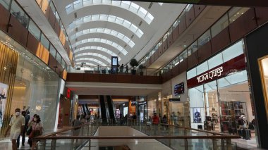 Dubai, Birleşik Arap Emirlikleri, 19 Ekim 2021: Dubai, Birleşik Arap Emirlikleri 'ndeki dünyanın en büyük alışveriş merkezi.