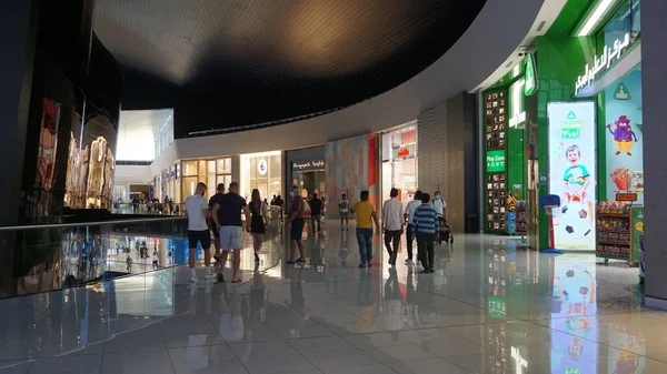 Ντουμπάι Ηνωμένα Αραβικά Εμιράτα Οκτωβρίου 2021 Μεγαλύτερο Εμπορικό Κέντρο Του — Φωτογραφία Αρχείου