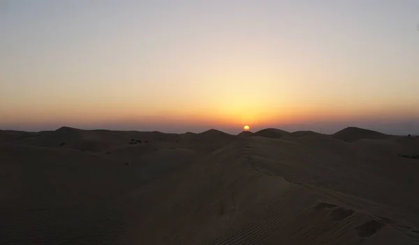 Geweldige Zonsondergang Woestijn Prachtige Arabische Woestijn Met Warme Kleuren Kleurrijke — Stockfoto