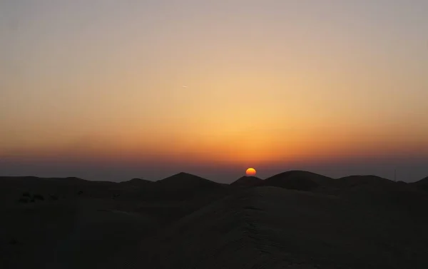 Erstaunlicher Sonnenuntergang Der Wüste Schöne Arabische Wüste Mit Warmen Farben — Stockfoto