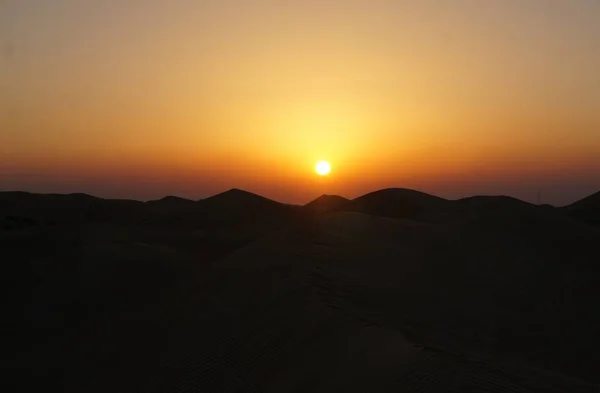 Tramonto Sulle Dune Desertiche Dubai Negli Emirati Arabi Uniti — Foto Stock