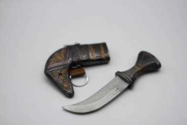 Dubai av bıçağı beyaz arka planda izole