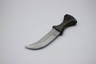 Dubai av bıçağı beyaz arka planda izole