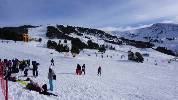 Grandvalira Andorra December 2021 Besneeuwd Landschap Skipistes Van Grandvalira Andorra — Stockfoto