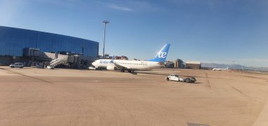 Madrid, İspanya, 17 Kasım 2021: Madrid havaalanı 17 Kasım 2021: Air Europa uçakları