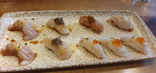 Flamb Especial Festón Nigiri Salmonete Nigiri Langosta Nigiri Calamar Shiso —  Fotos de Stock