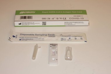 Donostia San Sebastian, Bask Ülkesi, İspanya, 26 Aralık 2021: Covid için antijen test kiti - 19