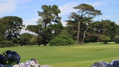 Biarritz, Aquitaine, Fransa 'da bir golf sahasının manzarası