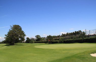 Biarritz, Aquitaine, Fransa 'da bir golf sahasının manzarası