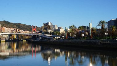 Guggenheim Bilbao, müze de arte moderno