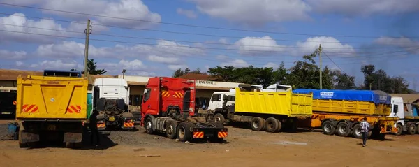 Ruta Amboseli Nairobi Naivasha Kenia África Julio 2019 Grandes Camiones — Foto de Stock