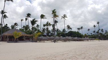 Dominik Cumhuriyeti 'ndeki Punta Cana, Playa Bavaro plajlarının manzarası. Karayip tatil kavramı.