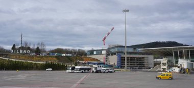 Loiu, Bilbao, Pais Vasco, İspanya; 15 Şubat 2022: Bilbao havaalanındaki bir binanın genişleme çalışmaları