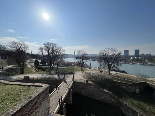 Belgrad Daki Tuna Nehri Nin Panoramik Manzarası Kent Duvarlarından Fotoğraflandı — Stok fotoğraf