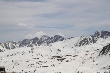 Andorra 'dan GrandValira kayağı. Pireneler dağları