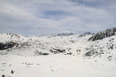 Andorra 'dan GrandValira kayağı. Pireneler dağları