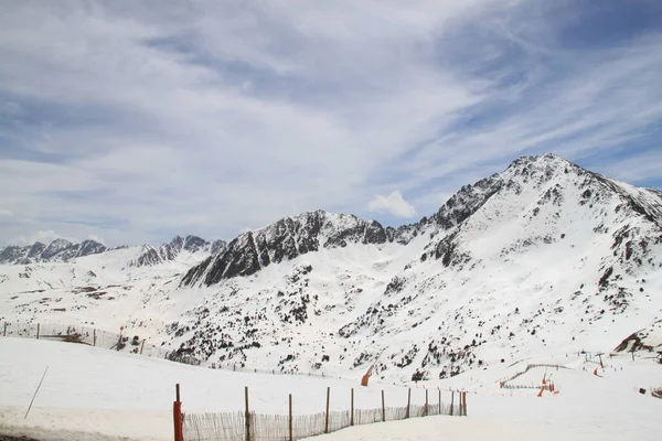 Andorra 'dan GrandValira kayağı. Pireneler dağları
