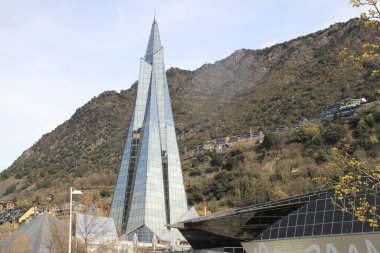 Andorra la Vella 'daki Caldea Spa' nın modern binası