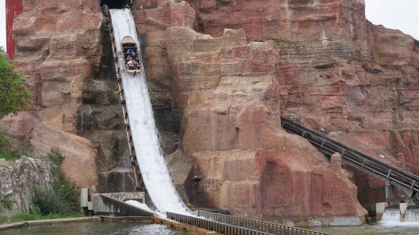 Madrid 'deki bir eğlence parkının görüntüleri