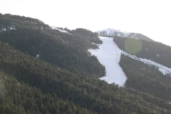 安道尔格拉纳维拉滑雪胜地的雪山景观 — 图库照片
